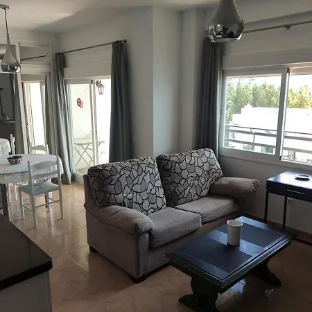 In First Line And Center Apto 10-11